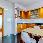 Stunning House With Terrace Apartmán