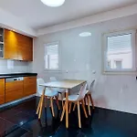Stunning House With Terrace Apartmán *