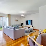 Apartmán Stunning House With Terrace *