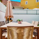 Stunning House With Terrace Apartmán *