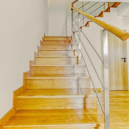 Stunning House With Terrace