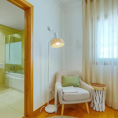 Stunning House With Terrace Apartment *